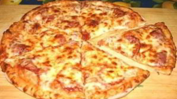 пицца на сковороде на сметане