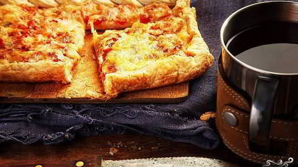 Пицца на слоеном тесте