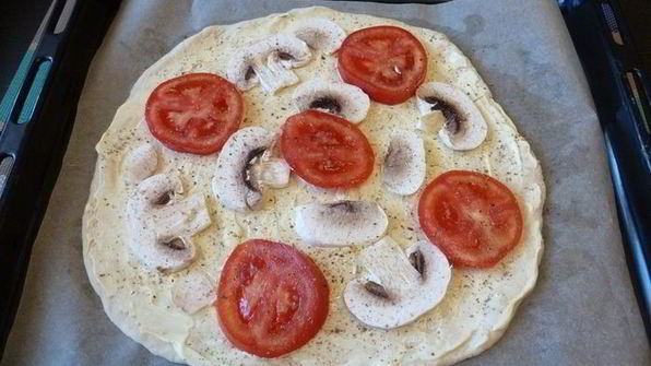 пицца с авокадо и семечками