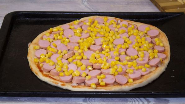 пицца с кукурузой