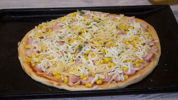 пицца с кукурузой