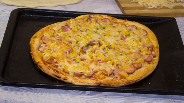 пицца с кукурузой