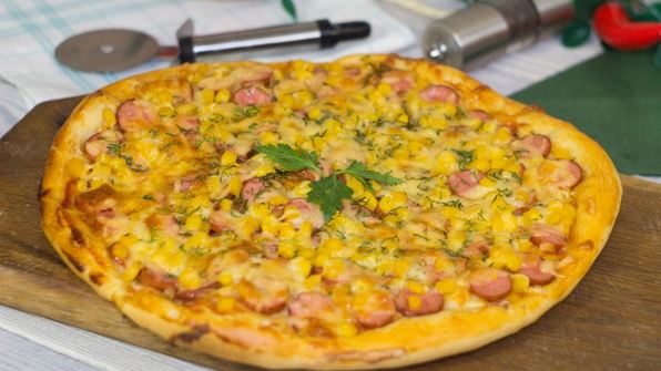 пицца с кукурузой
