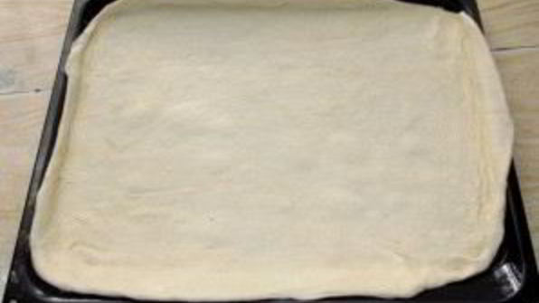 пицца с курицей и колбасой