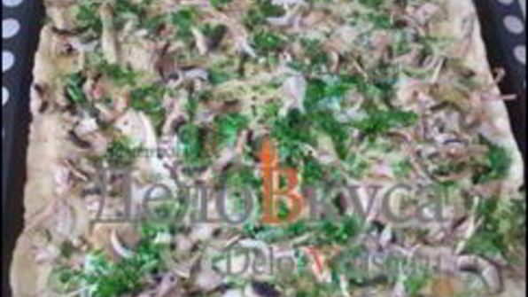 пицца с курицей, шампиньонами и сыром без томатной основы