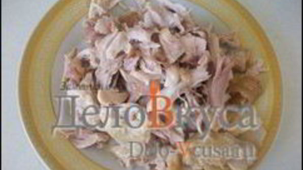 пицца с курицей, шампиньонами и сыром без томатной основы