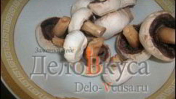 пицца с курицей, шампиньонами и сыром без томатной основы