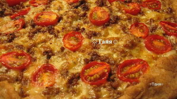 пицца в глубокой посуде многослойная