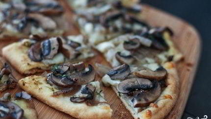 Постная пицца с грибами