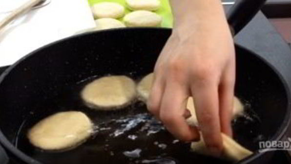 очень вкусные домашние пончики