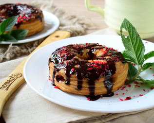 Пончики во фритюре с шоколадом