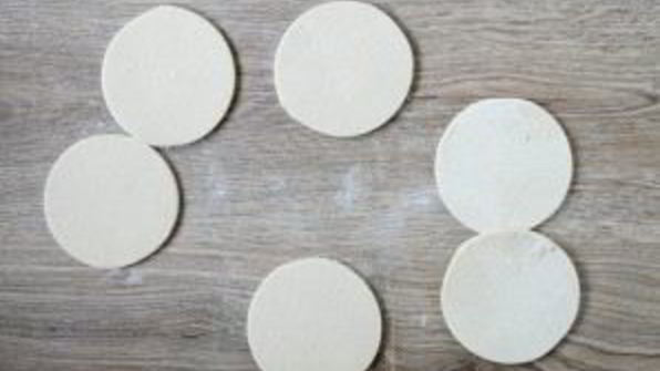 пончики во фритюре с шоколадом