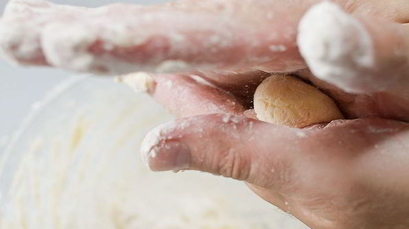 творожные пончики в сахарной пудре