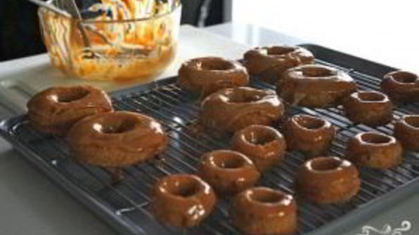 яблочные пончики с карамелью