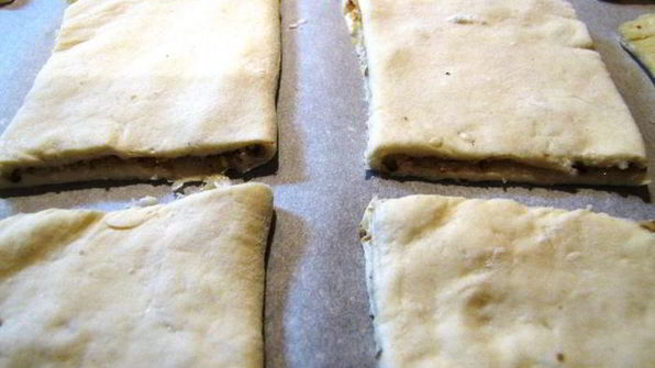 постные слойки с орехом и маком