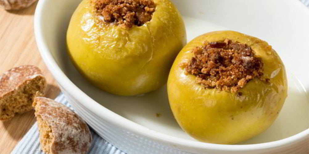 Рецепт печеных яблок с имбирным пряником
