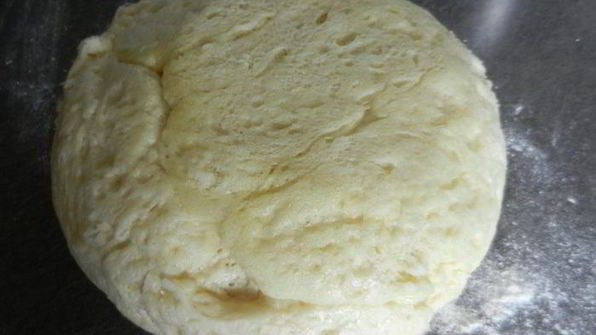 рулетики с корицей и изюмом