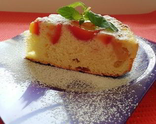 Классическая шарлотка с яблоками и нектаринами