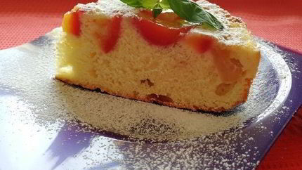 Классическая шарлотка с яблоками и нектаринами