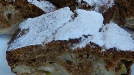 Медовая шарлотка с яблоками