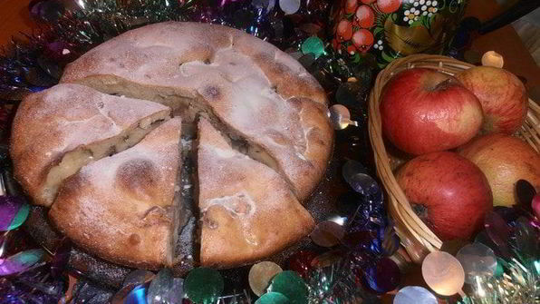 ореховая шарлотка на сгущенке