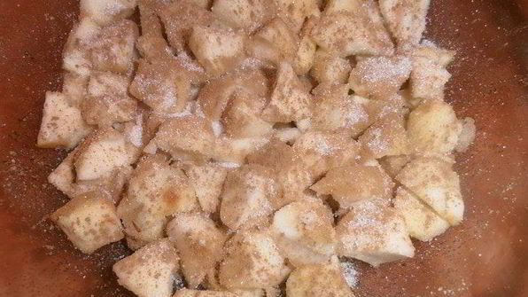 ореховая шарлотка на сгущенке