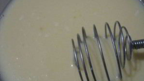 шарлотка из батона с яблоками