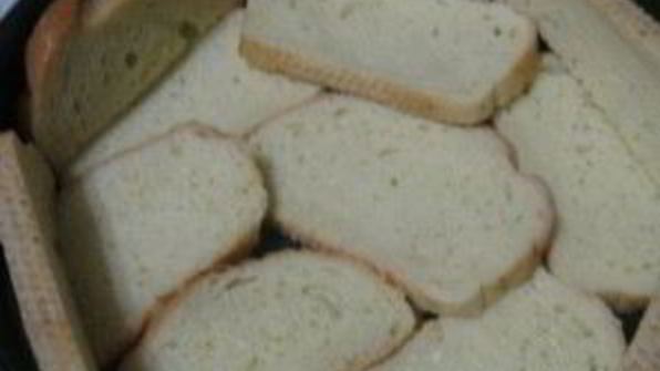 шарлотка из батона с яблоками