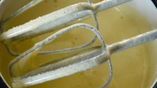 шарлотка с вишней в мультиварке