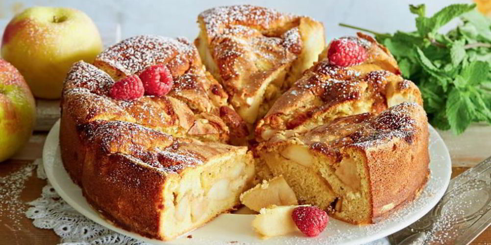 Рецепт шарлотки с яблоками и ванилью