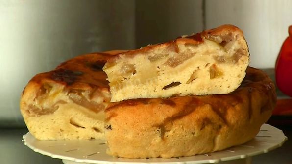 шарлотка с яблоками в мультиварке яблочная