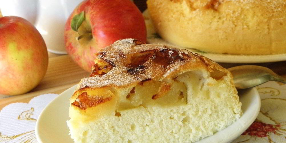 Рецепт шарлотки с яблоками в мультиварке