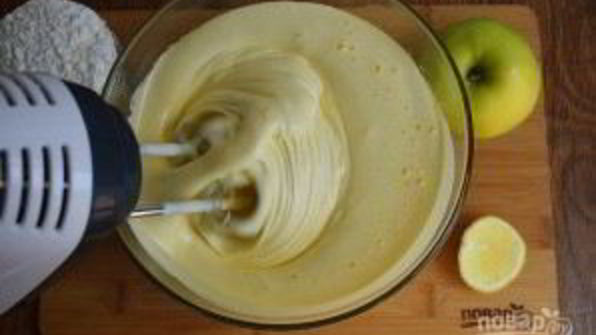 шарлотка с яблоками