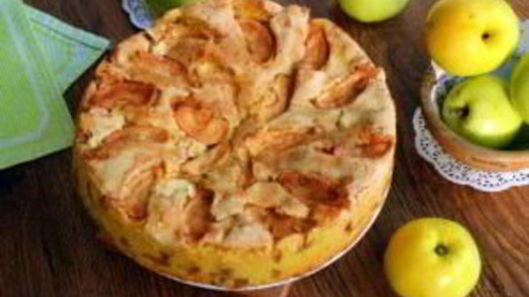 шарлотка с яблоками