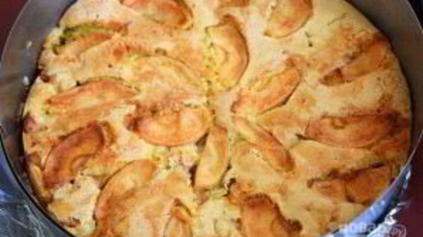 шарлотка с яблоками