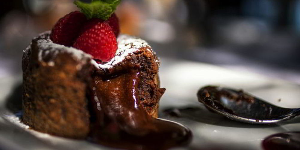 Рецепт шарлотки с ягодами