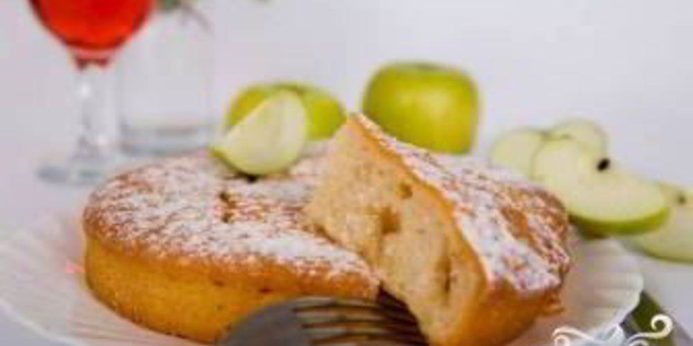 Рецепт шарлотки со сгущенкой и яблоками