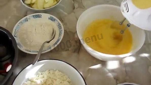 шарлотка творожная с творогом в духовке