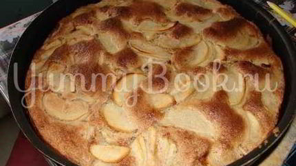 Шарлотка яблочная