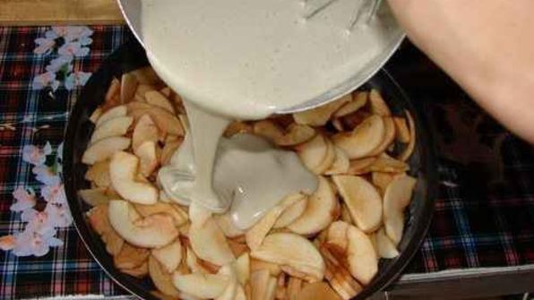 шарлотка яблочная