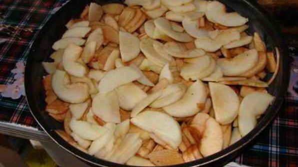 шарлотка яблочная