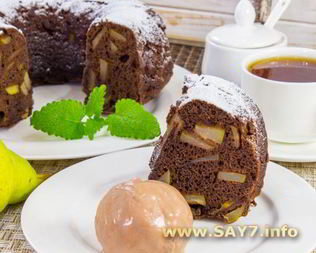 Шоколадная шарлотка с грушей