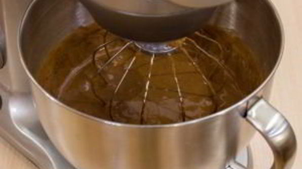 шоколадная шарлотка с грушей