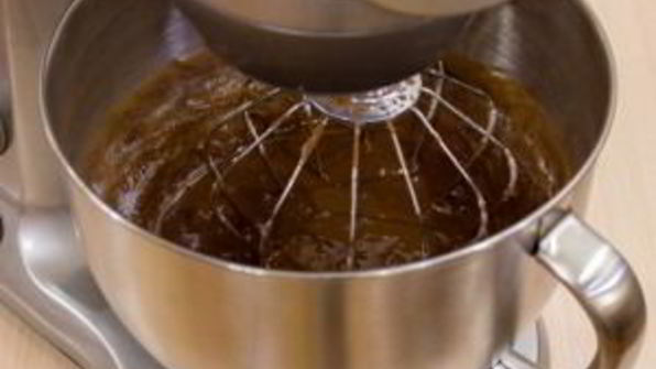 шоколадная шарлотка с грушей