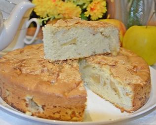 Яблочная шарлотка Классика