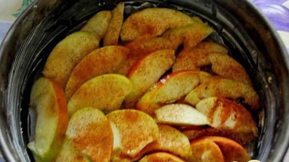 яблочная шарлотка, мамина, из детства