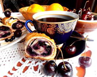 Чернично-сливочный штрудель