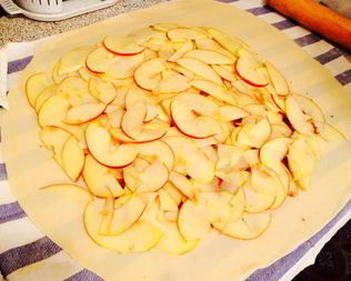 Постный штрудель с яблоками