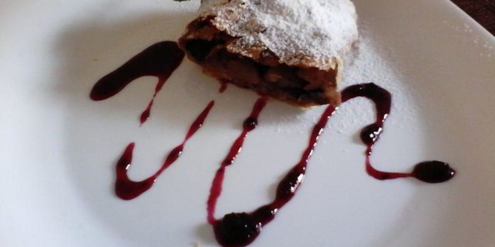 Рецепт постного яблочного штруделя