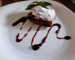 Постный яблочный штрудель